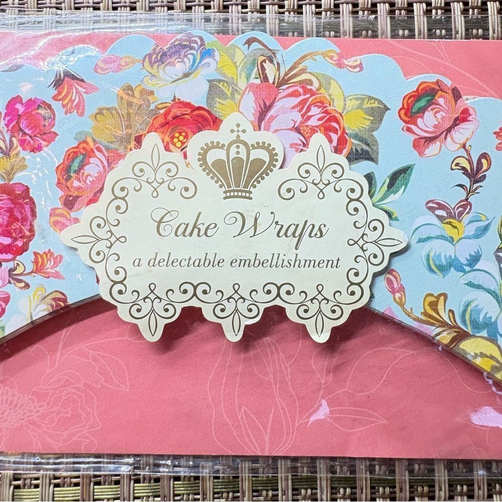 Cupcake Wraps set of 24, 8each of 3 different designs New in package